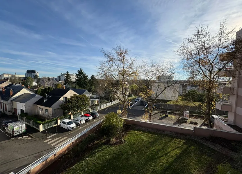Appartement Place Jean Monnet à Orléans