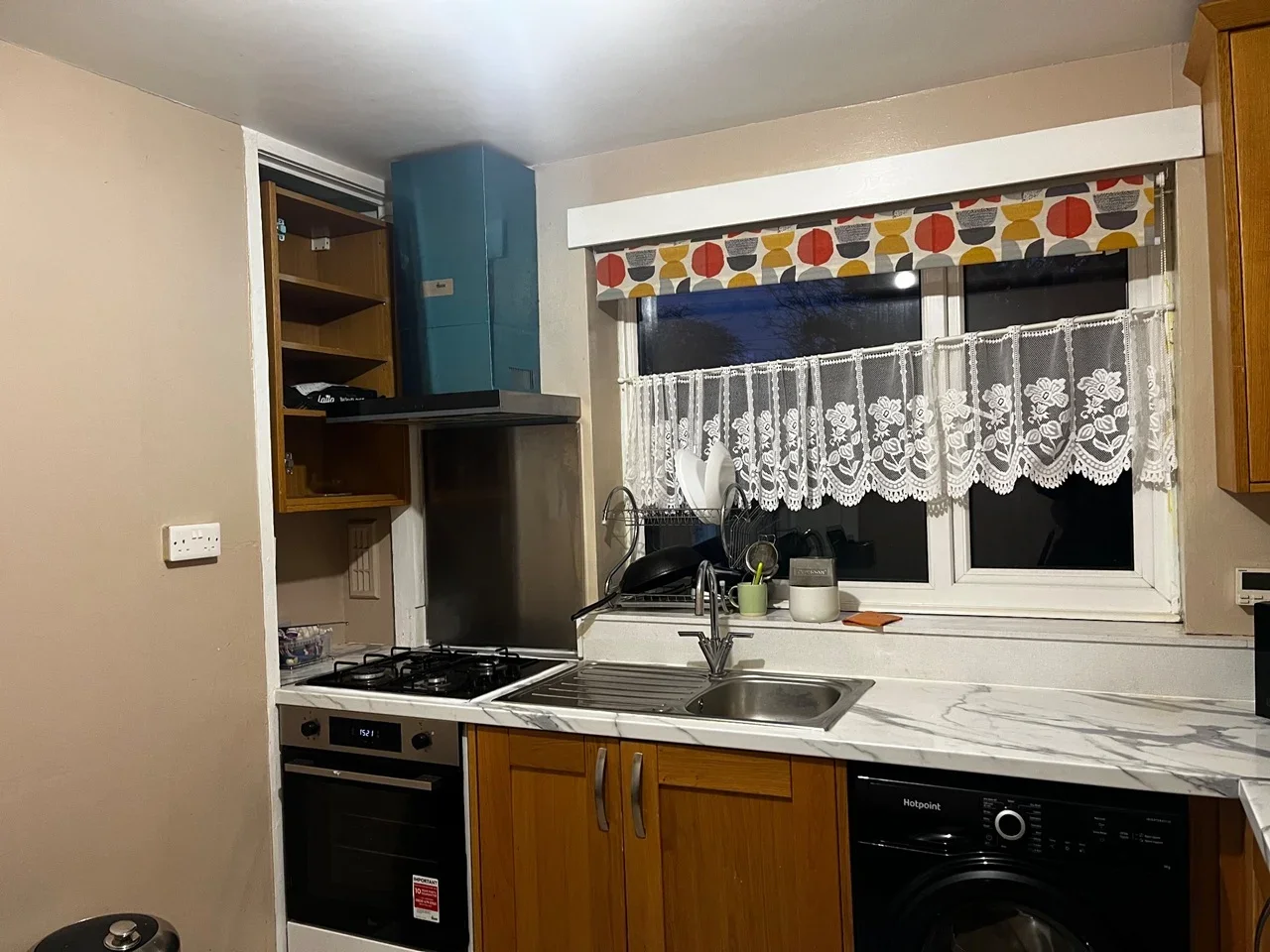 Room Shaftesbury Road in Greater London