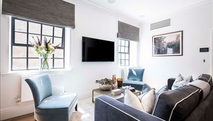 Flat Hammersmith Broadway in Greater London