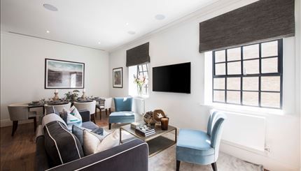 Flat Hammersmith Broadway in Greater London