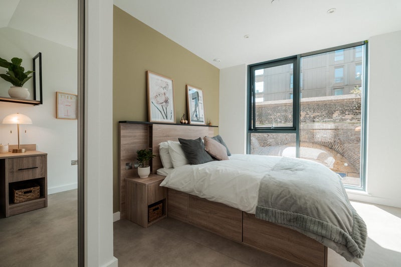 Flat Childers Street in Greater London