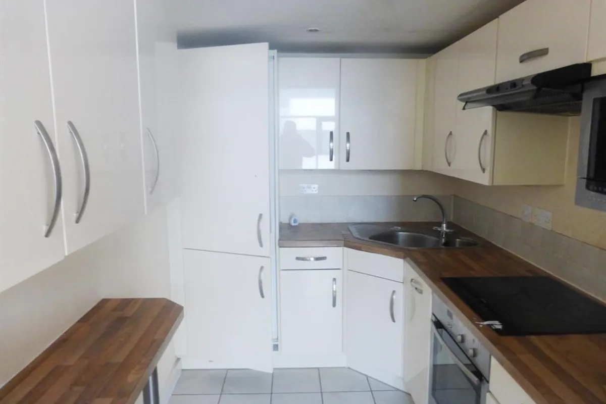 Flat Beckhampton Street in Swindon
