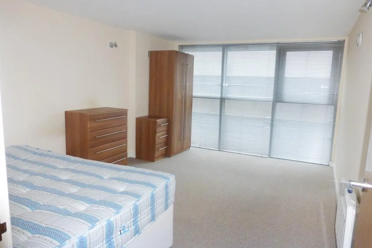 Flat Beckhampton Street in Swindon