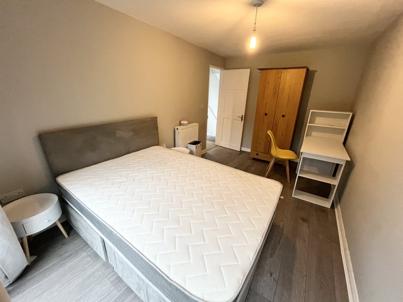 Room Whitcroft in Basildon