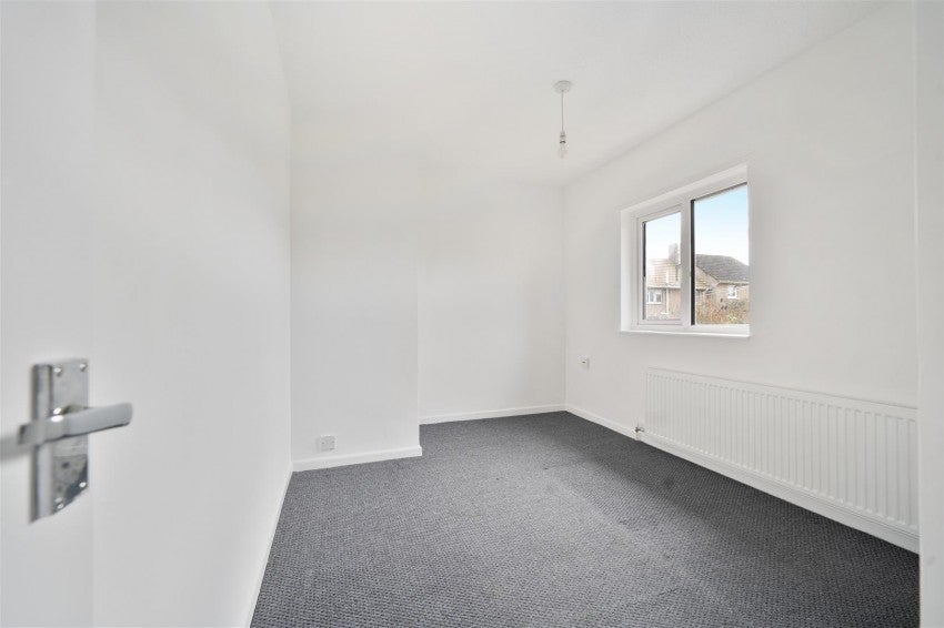 Flat Lincoln Close in Beechwood