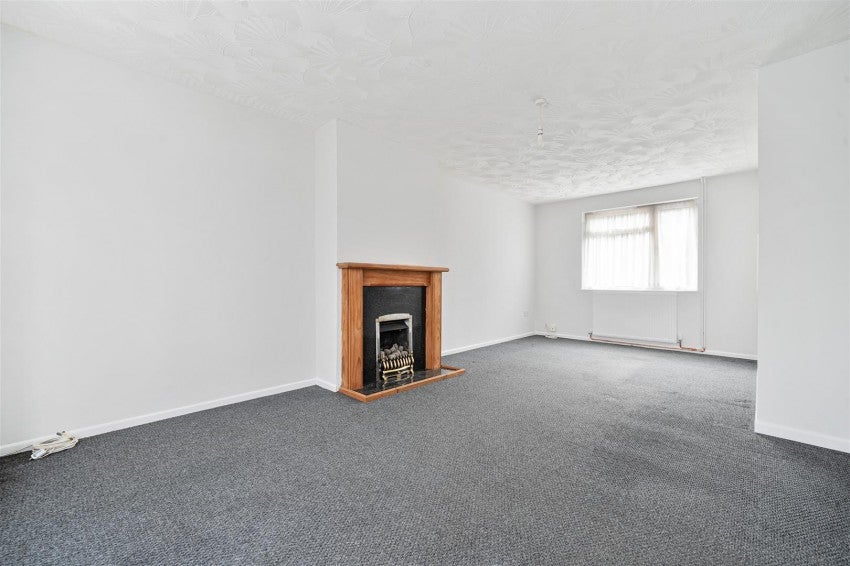 Flat Lincoln Close in Beechwood