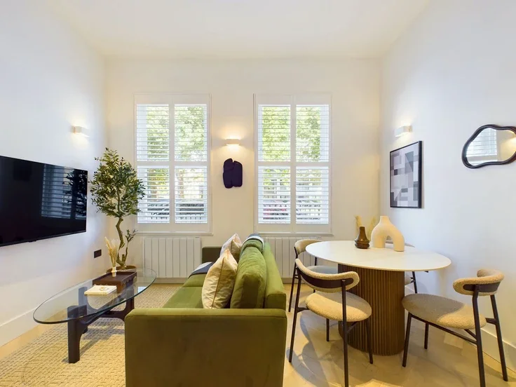 Flat Malvern Road in Greater London