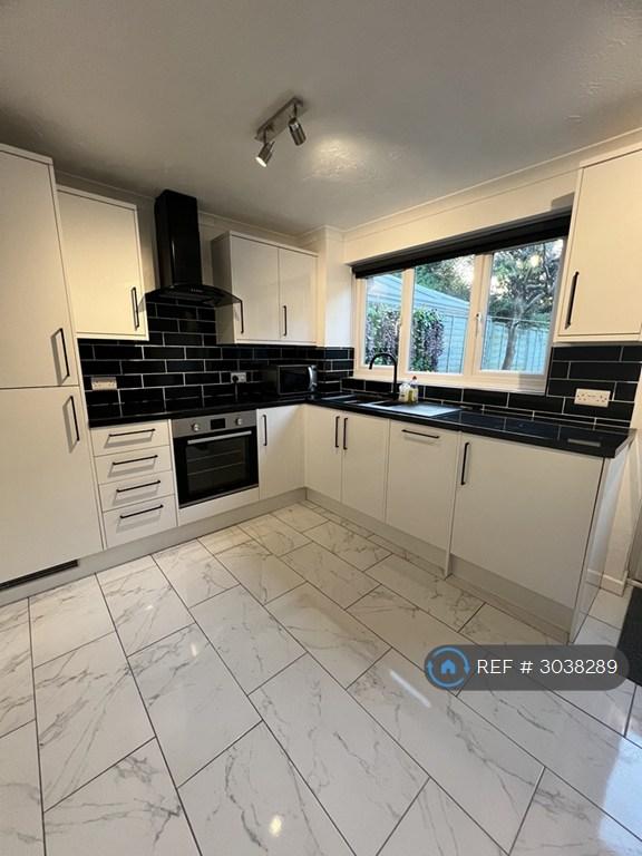 House Ascot Close in Chippenham