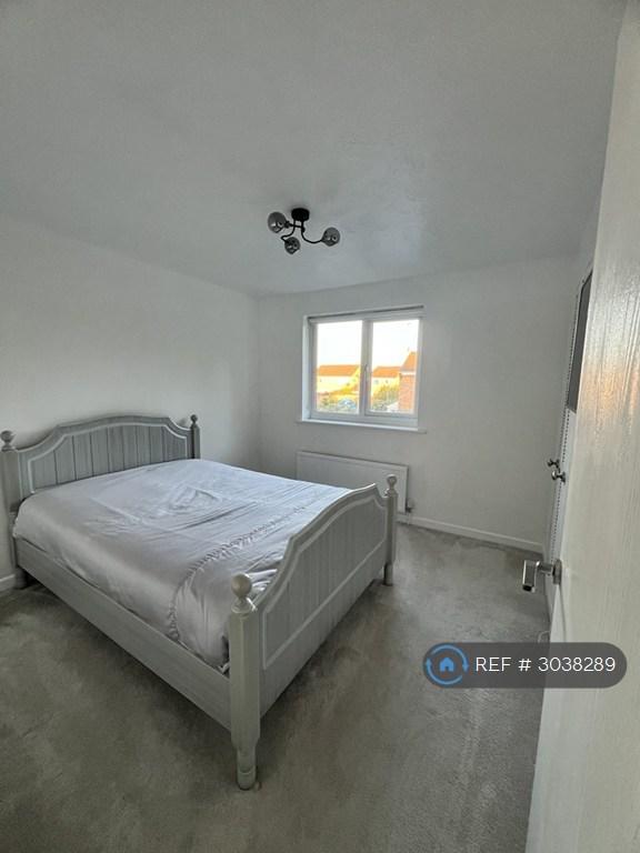 House Ascot Close in Chippenham