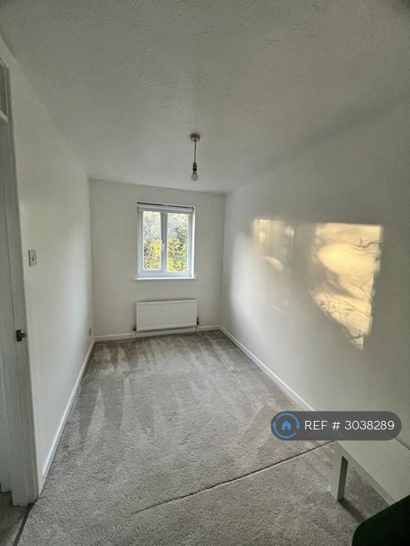 House Ascot Close in Chippenham