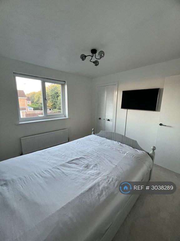 House Ascot Close in Chippenham