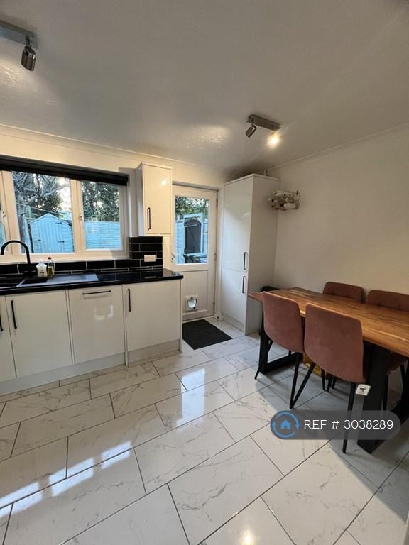 House Ascot Close in Chippenham