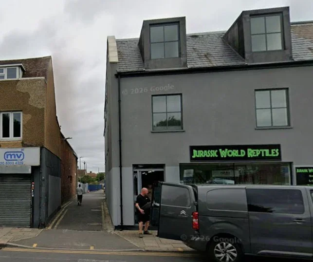 Flat Welling High Street in Greater London