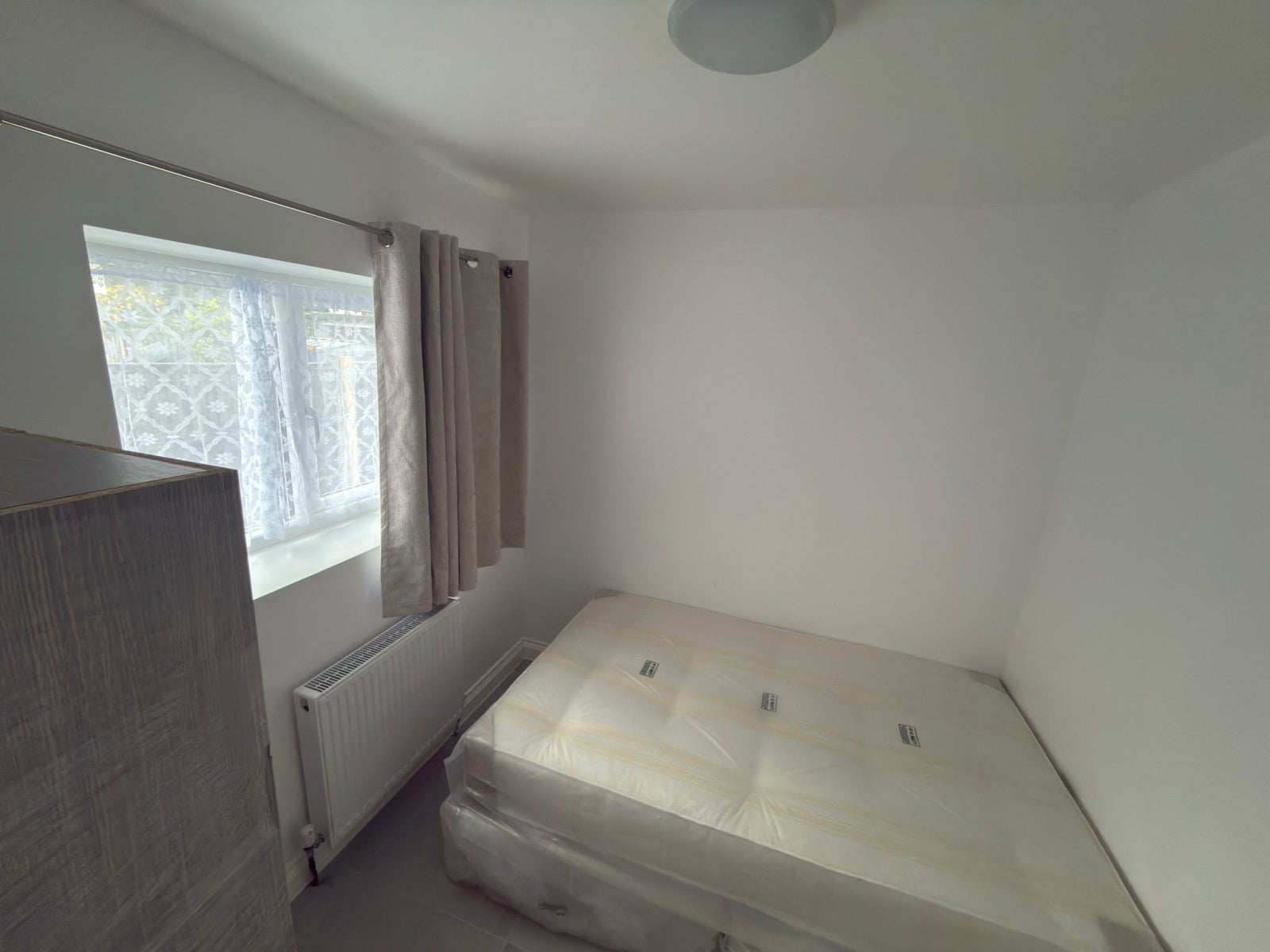 Room St. Marys Road in Greater London