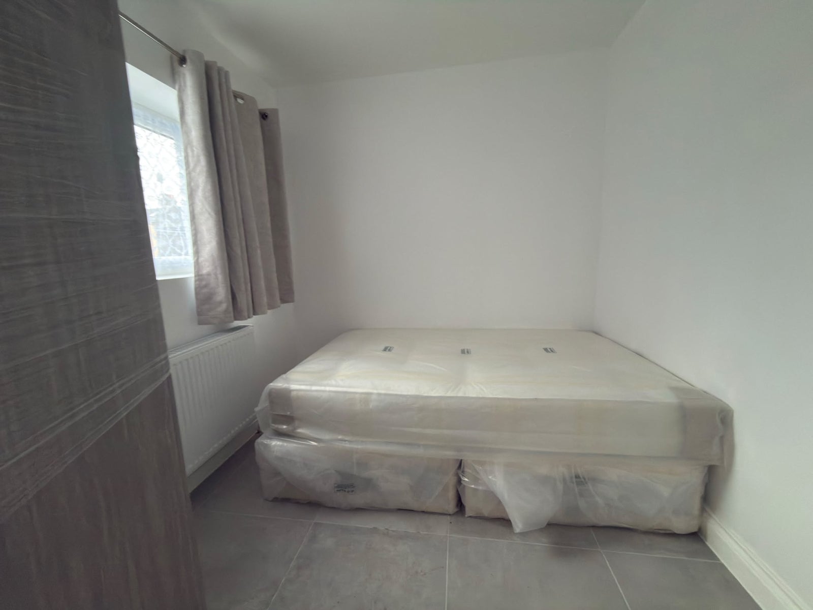 Room St. Marys Road in Greater London