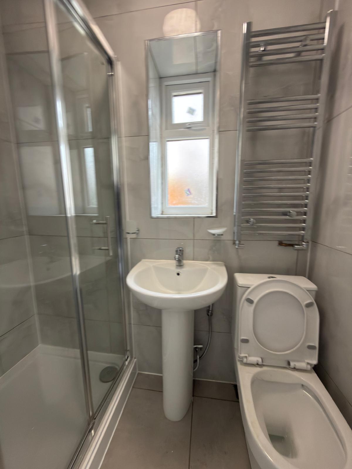 Room St. Marys Road in Greater London