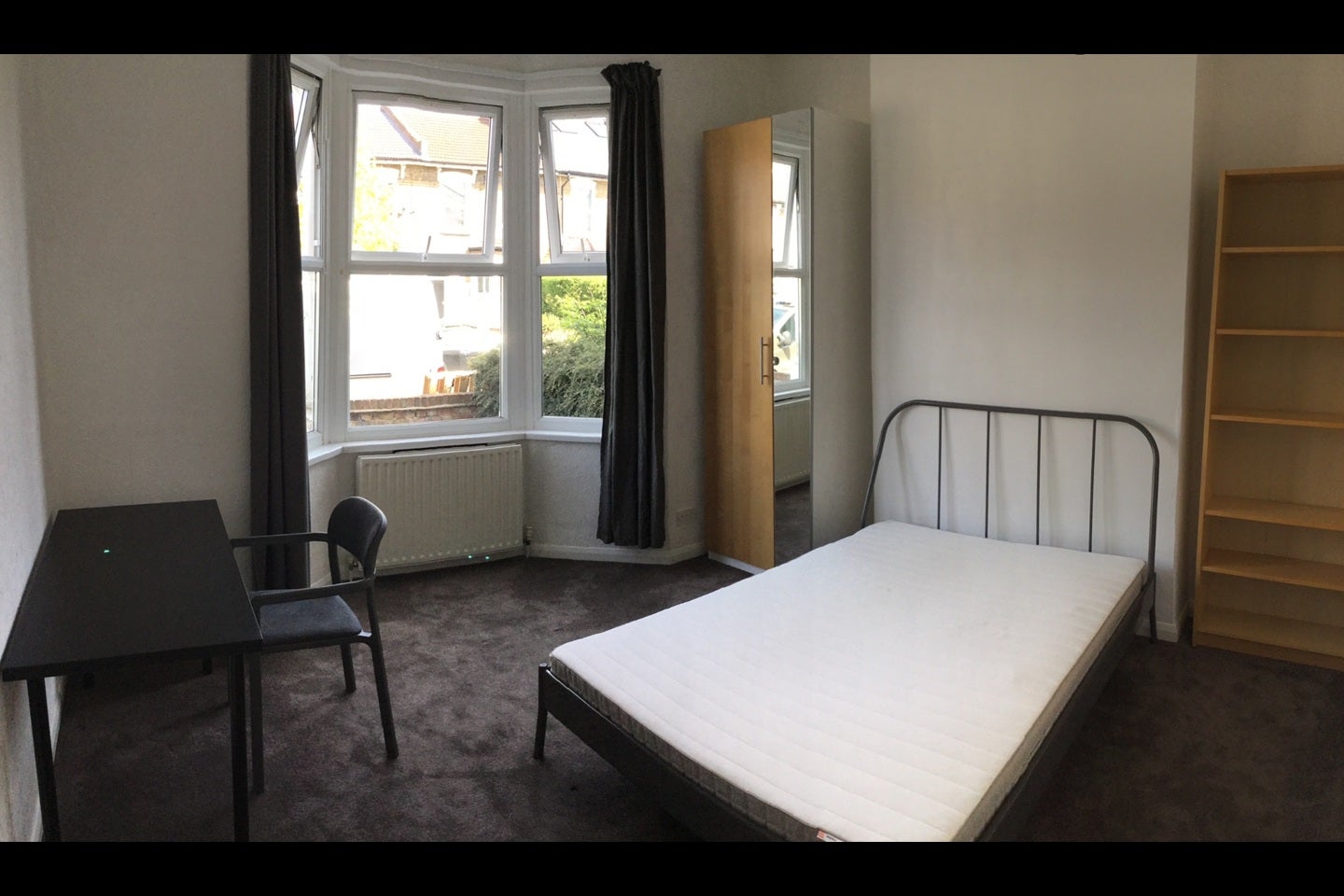 House Braxfield Road in Greater London