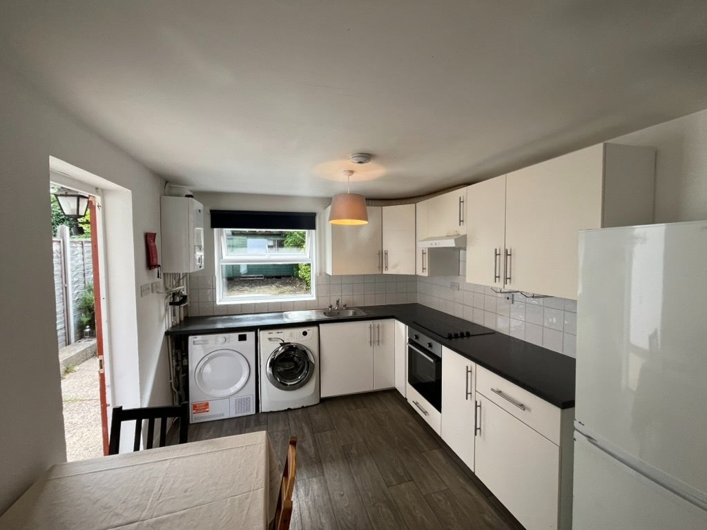 House Braxfield Road in Greater London
