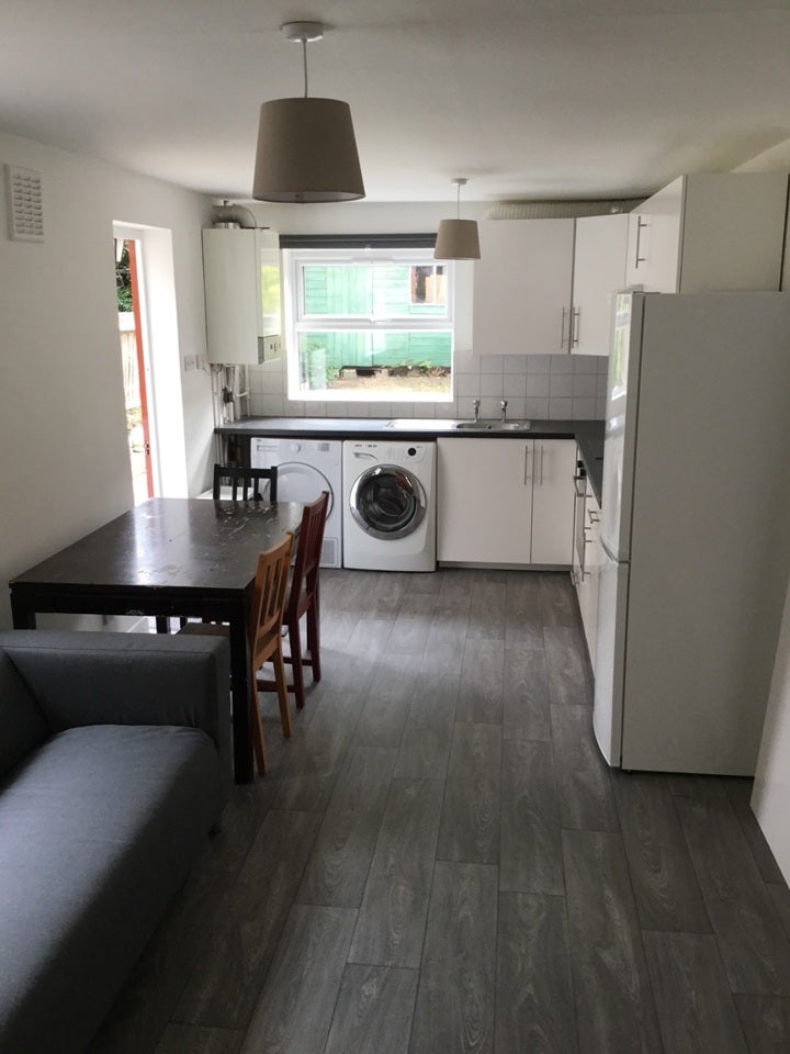 House Braxfield Road in Greater London