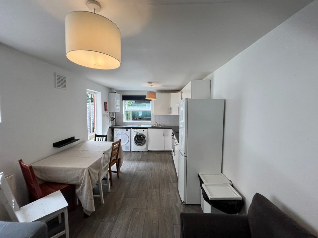 House Braxfield Road in Greater London