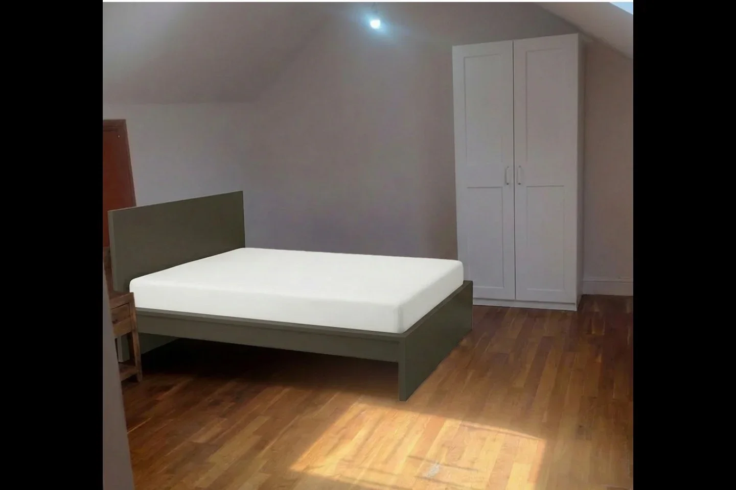 Room St James's Road in Greater London