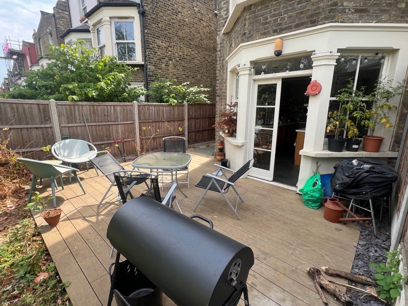 Room Pemberton Road in Greater London