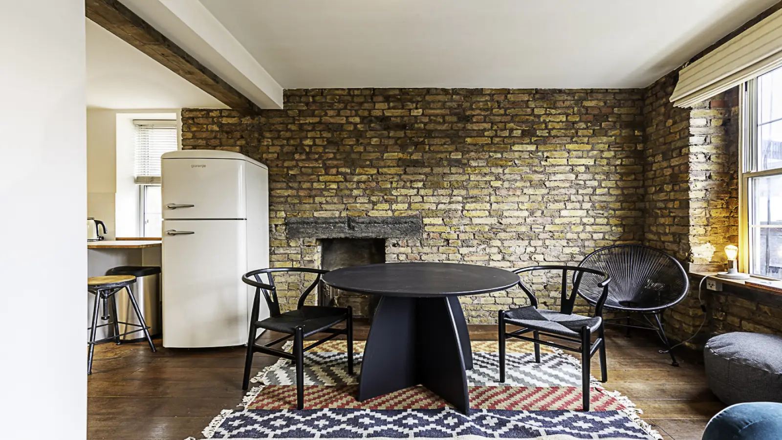 Flat Toynbee Street in Greater London
