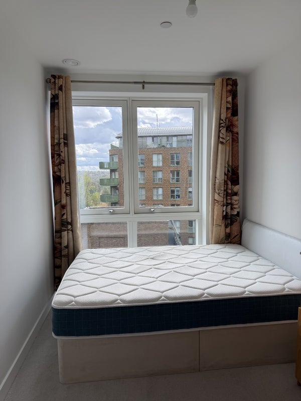 Flat Astell Road in Greater London