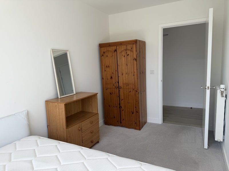 Room Astell Road in Greater London