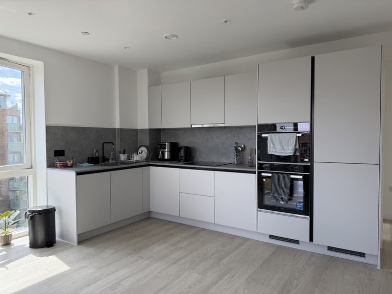 Room Astell Road in Greater London