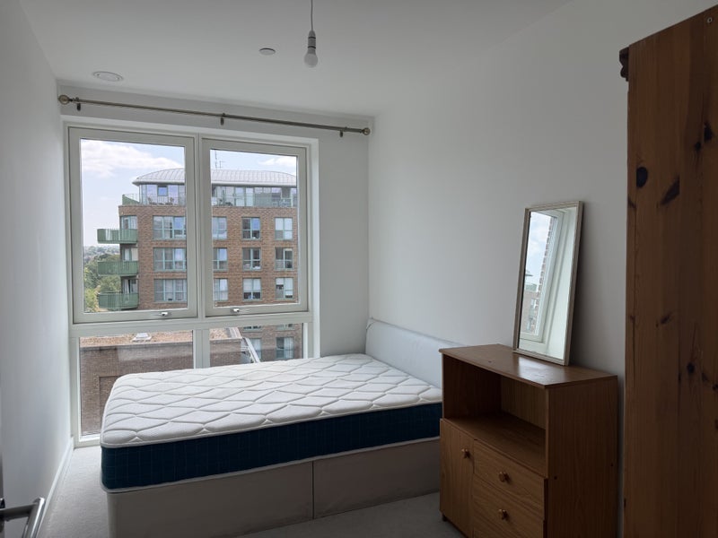 Room Astell Road in Greater London