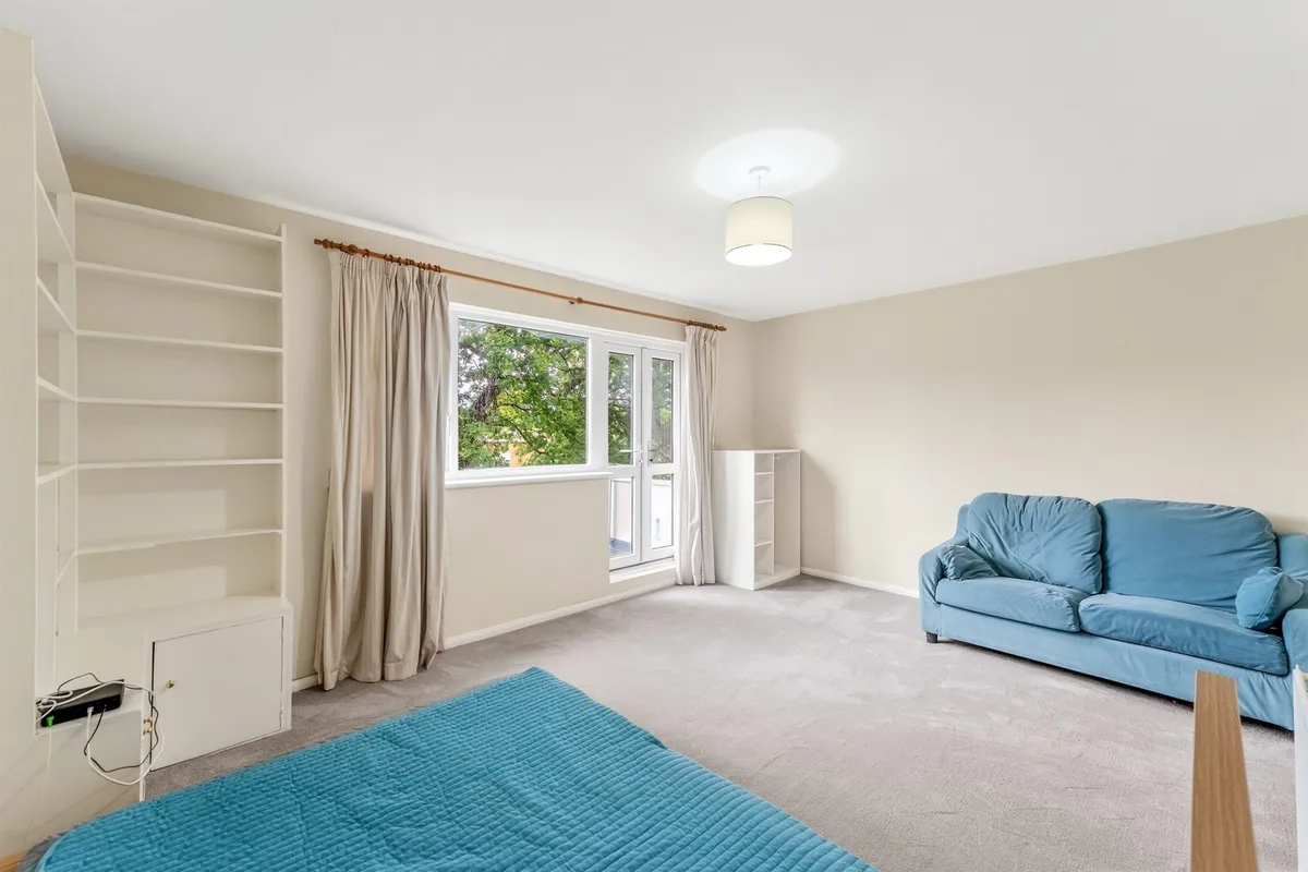 Flat Smithwood Close in Greater London