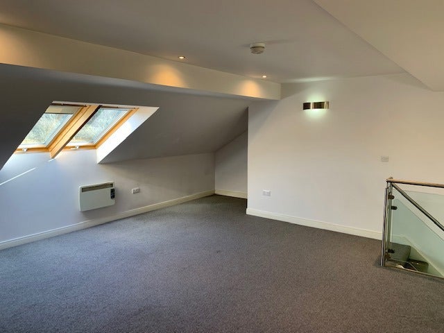 Flat Roker Lane in Leeds