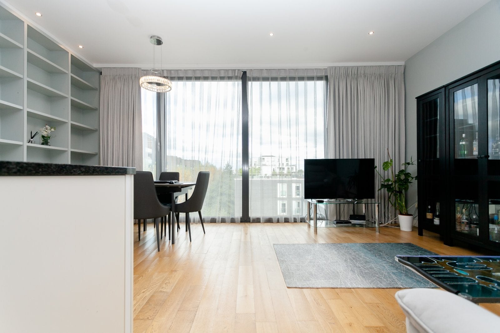 Flat Micawber Street in Greater London