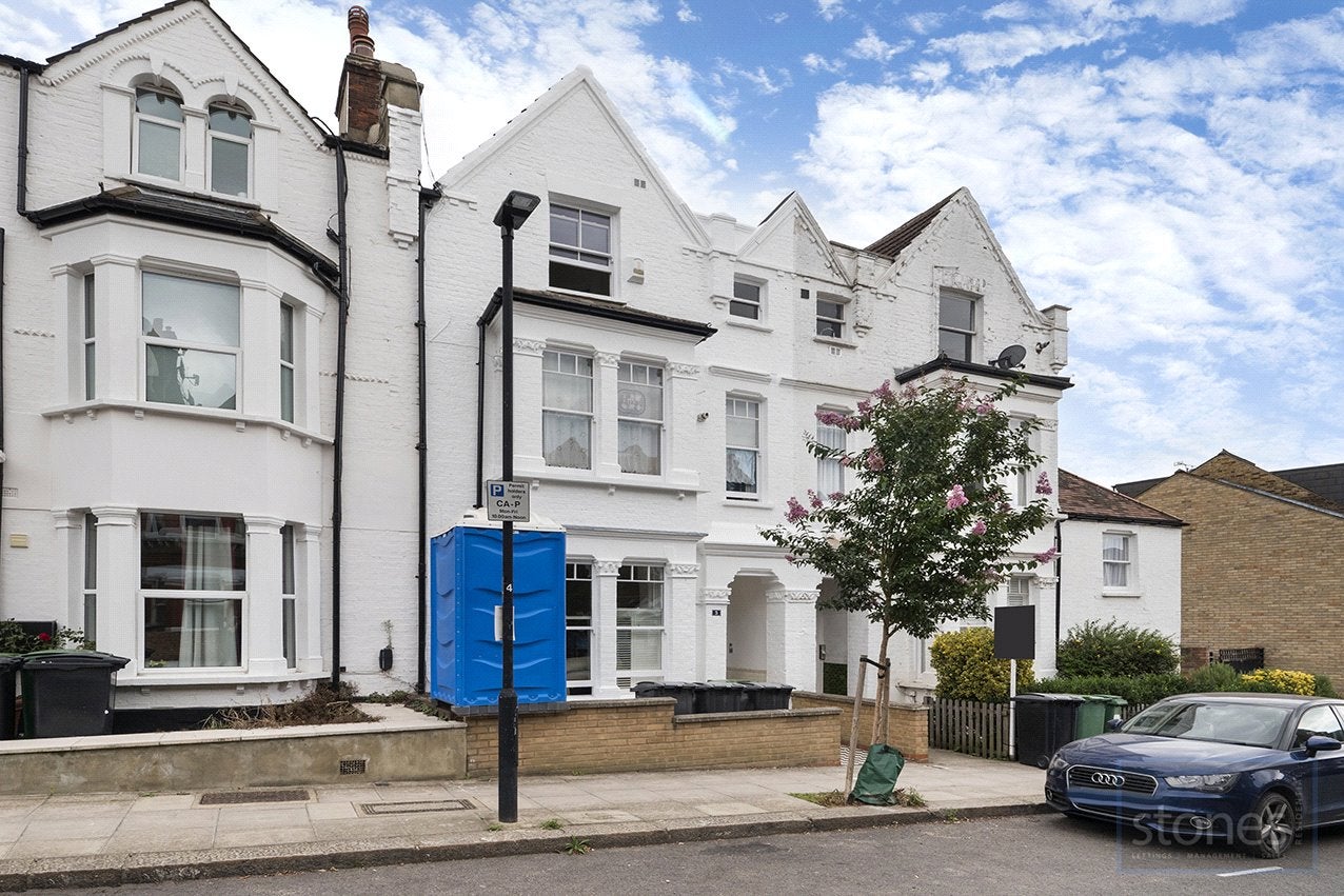 Flat Ulysses Road in Greater London