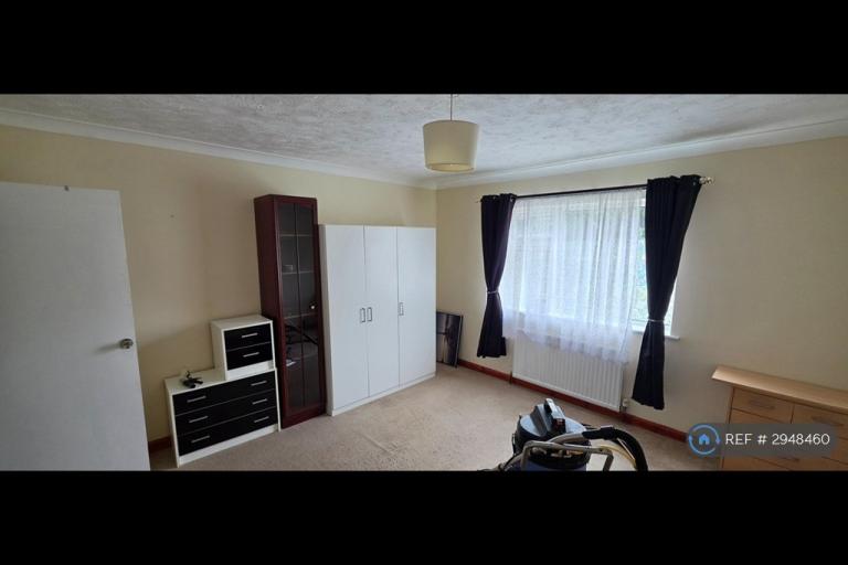 Room Enniskillen Road in Cambridge