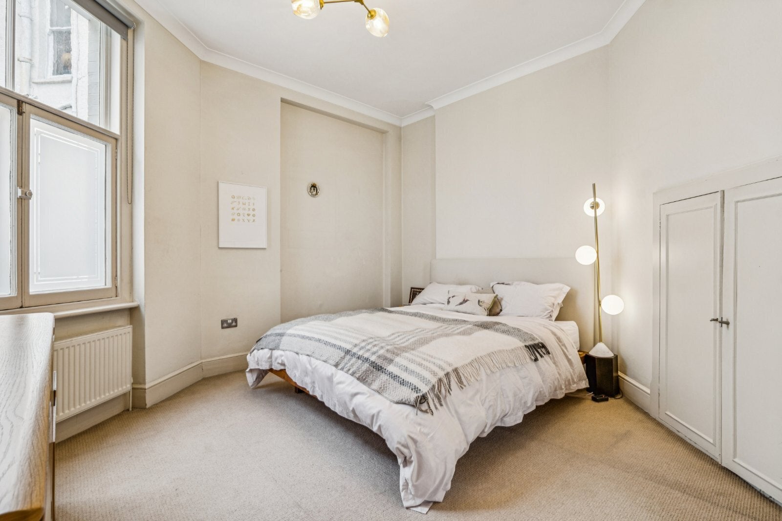 Flat Marloes Road in Greater London
