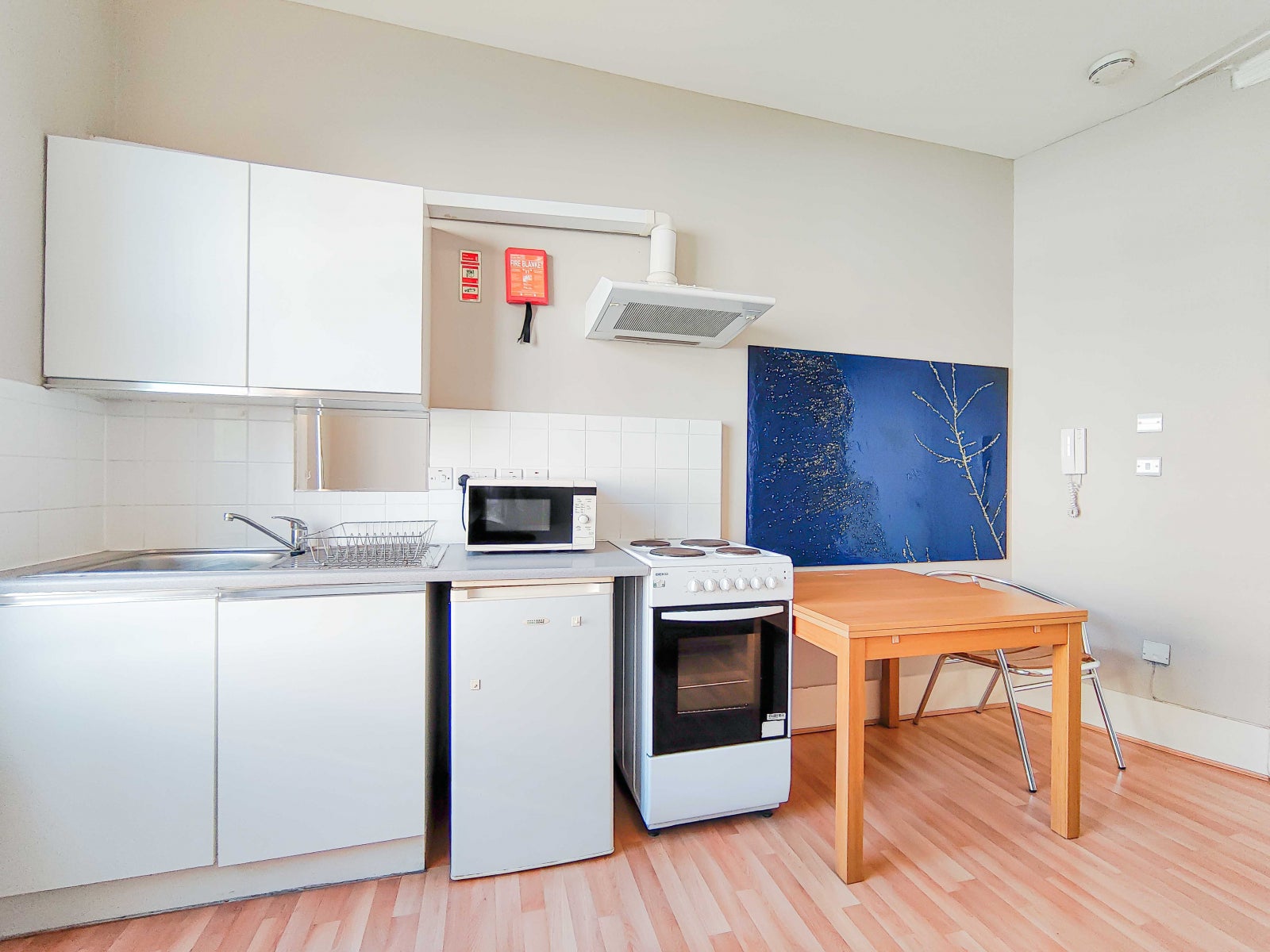 Room Cheniston Gardens in Greater London