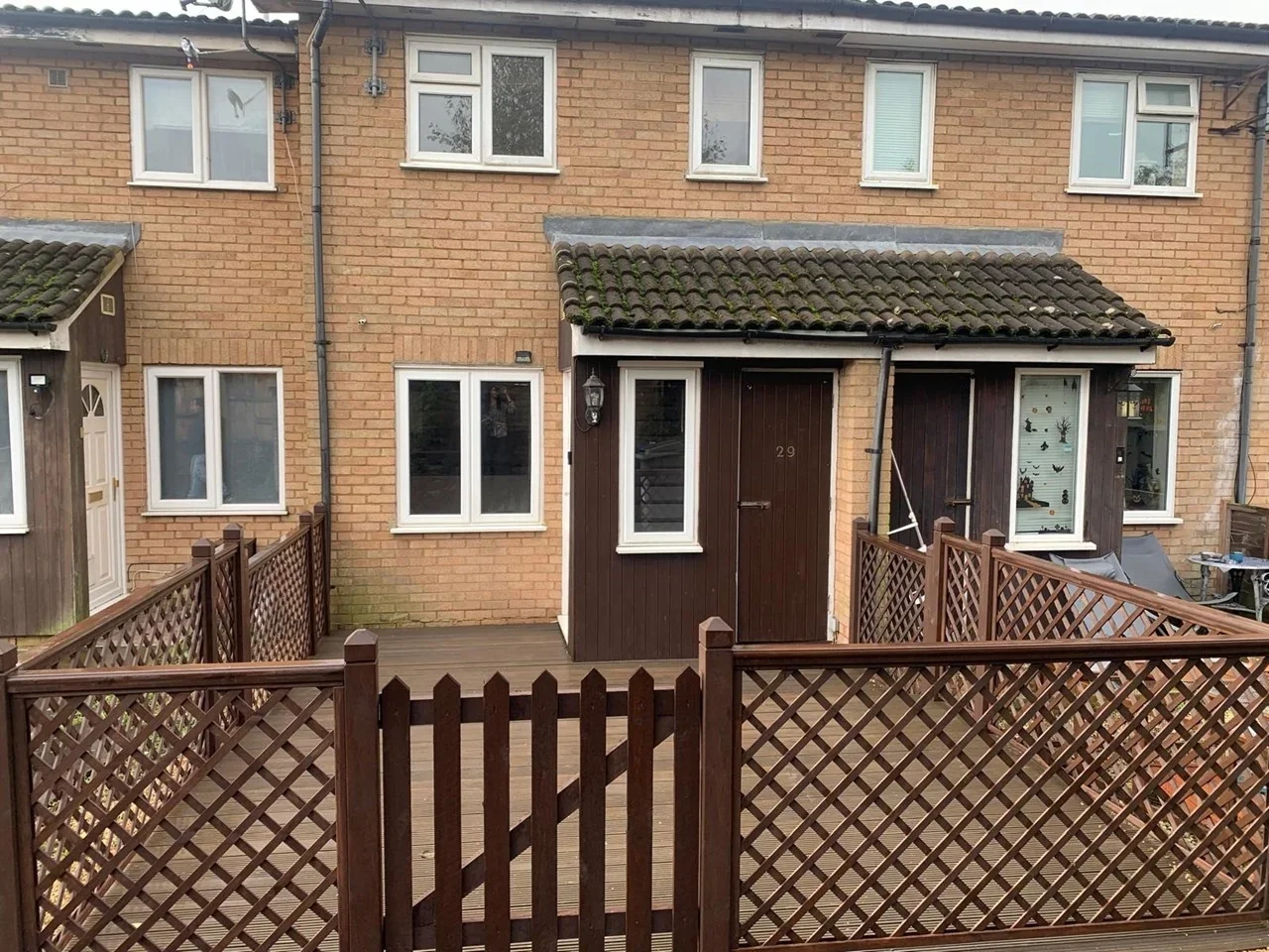 House Redwood Way in Greater London
