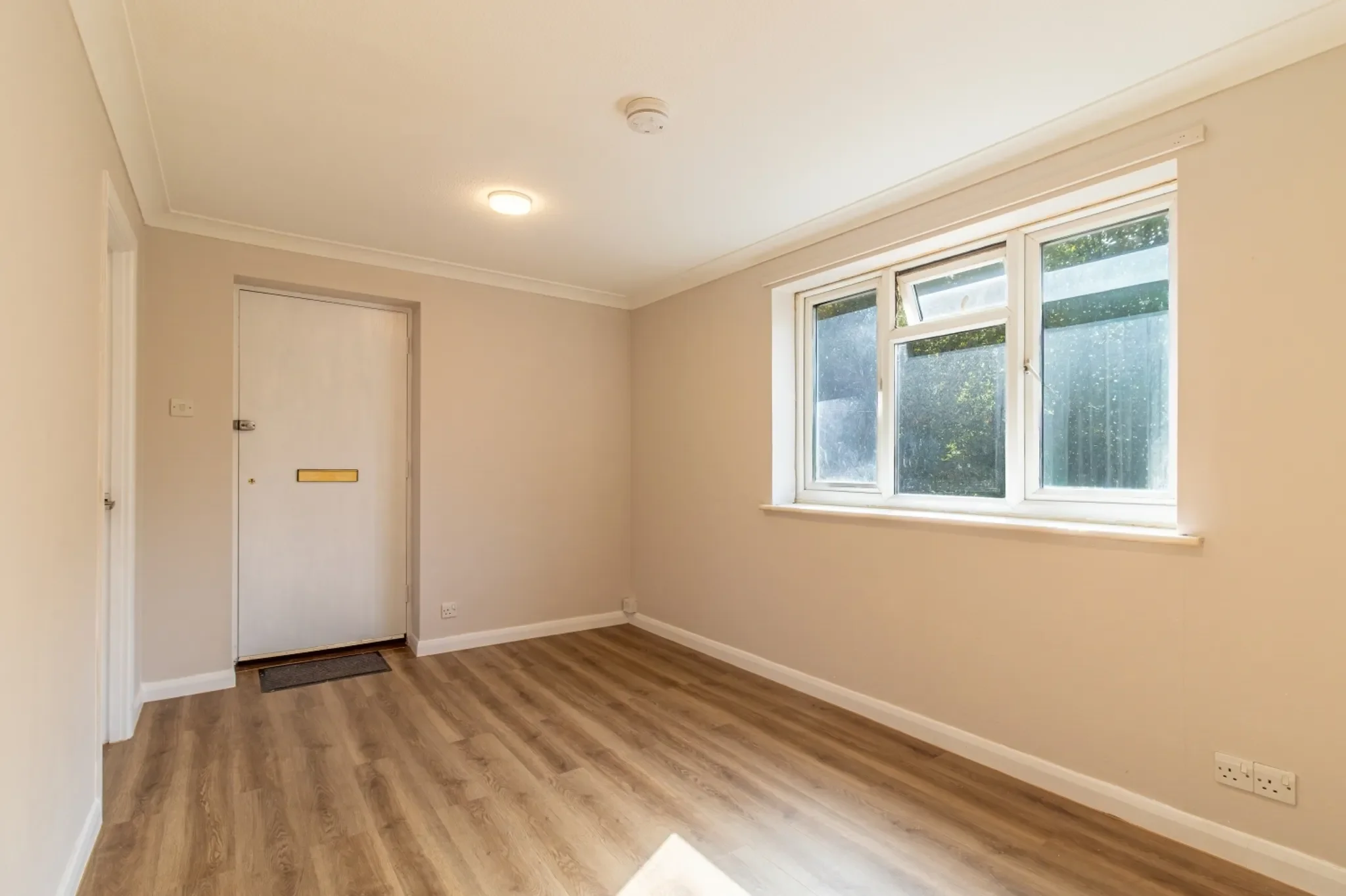 Flat Salisbury Close in East Hampshire