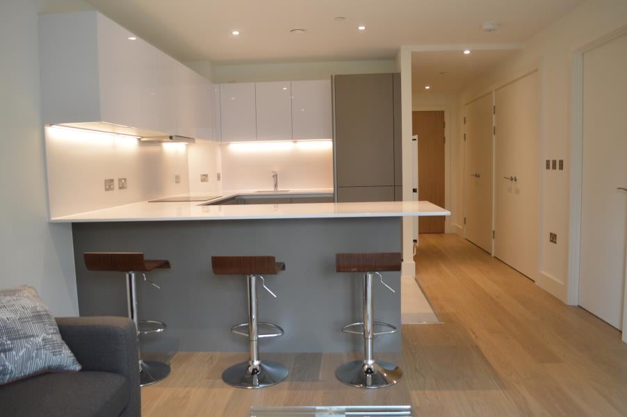 Flat Portal Way in London