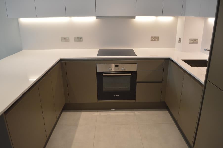 Flat Portal Way in London