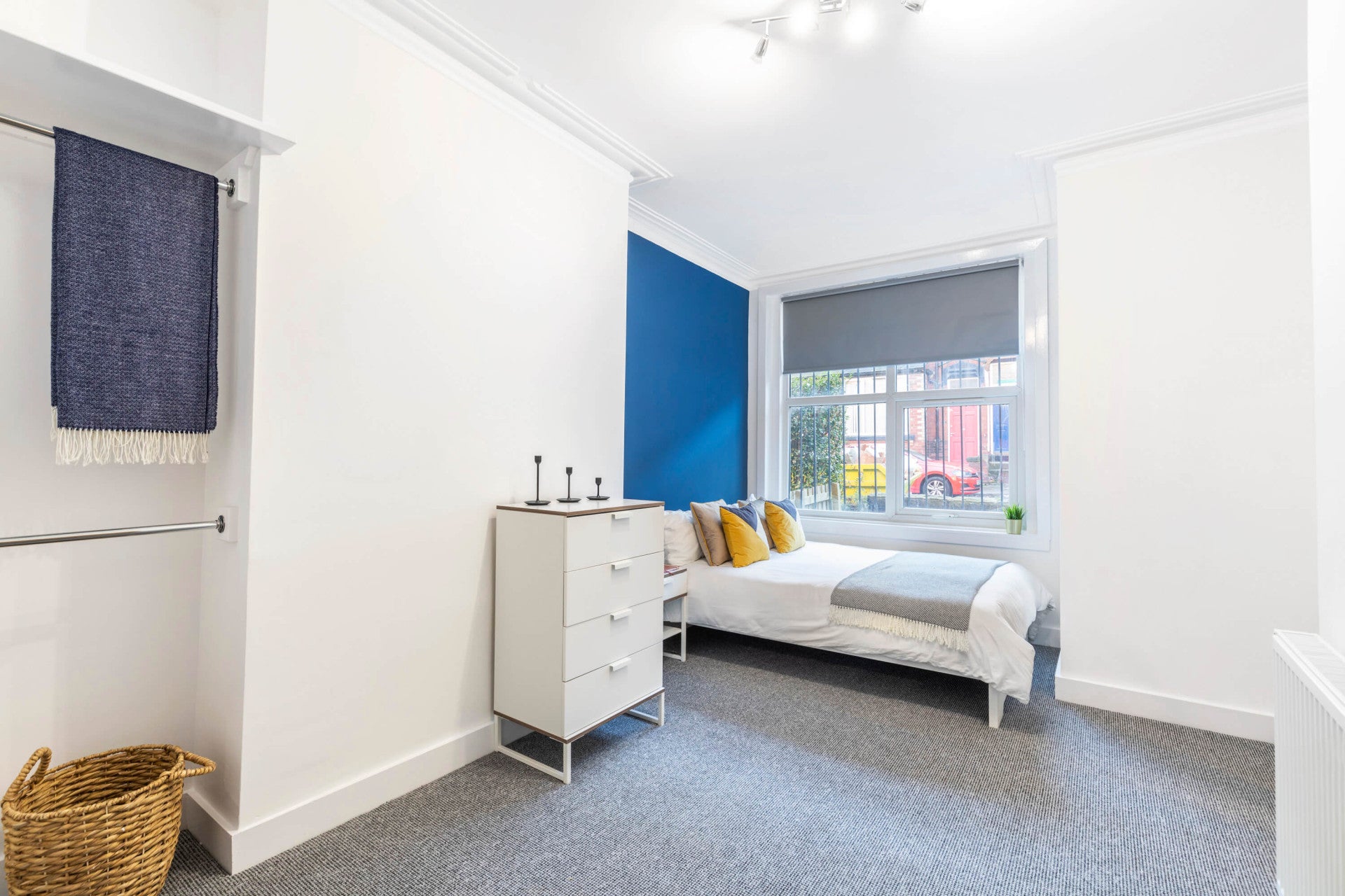 Room Hartley Avenue in Leeds