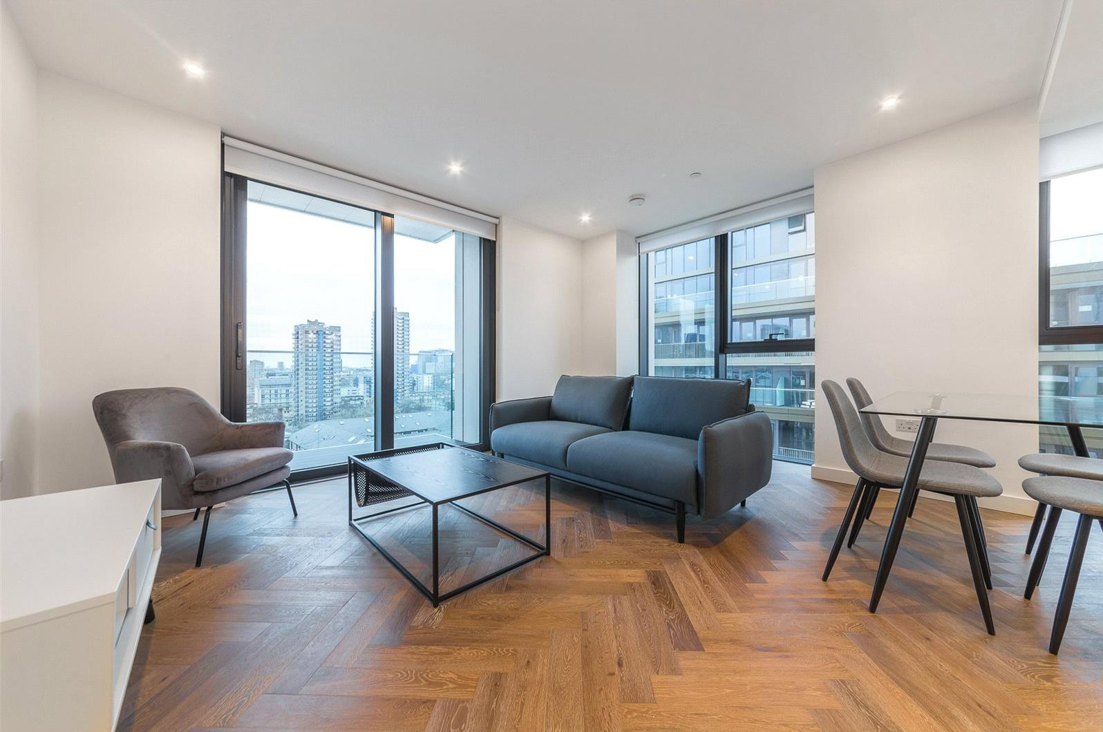 Flat Asher Way in Greater London
