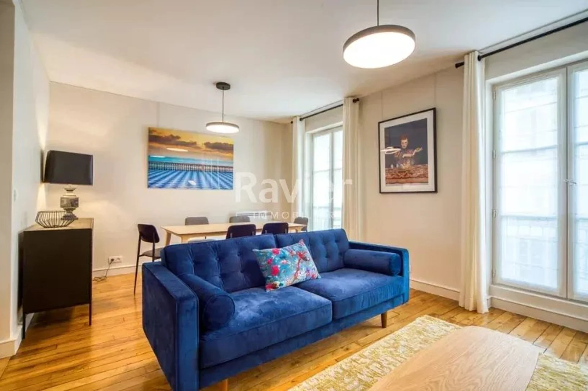 Flat Avenue de Flandre in Paris