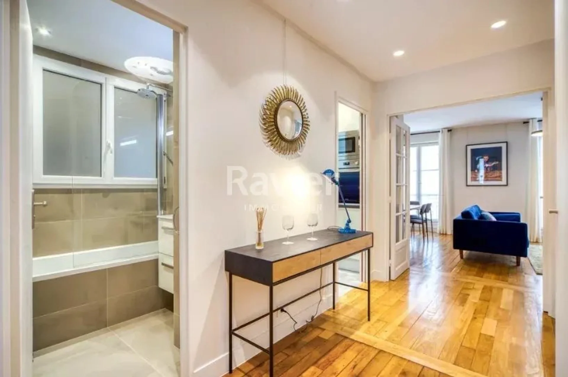 Flat Avenue de Flandre in Paris