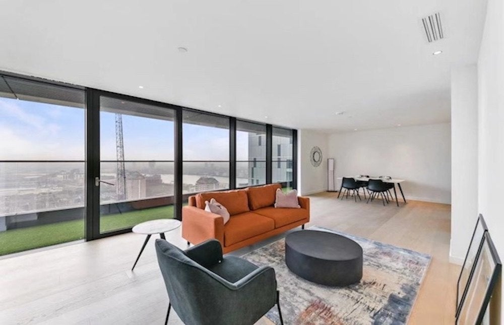 Flat Wards Place in London