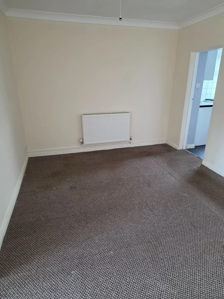Flat Pett Level Road in Rother