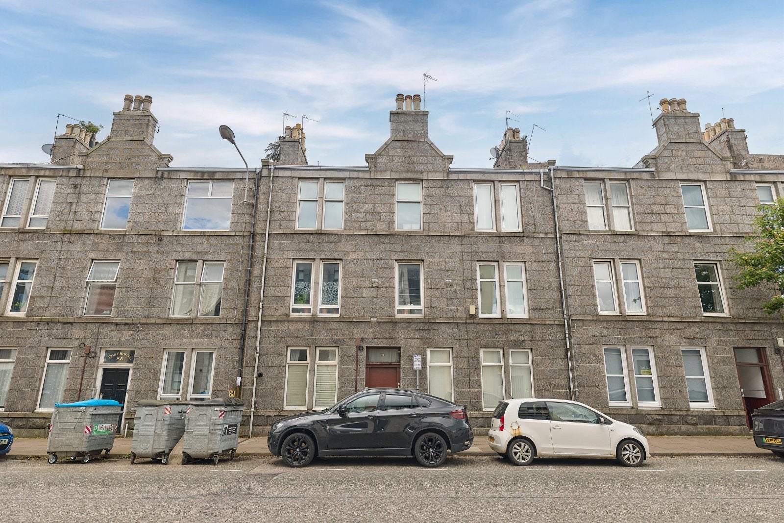 Flat Hollybank Place in Aberdeen City
