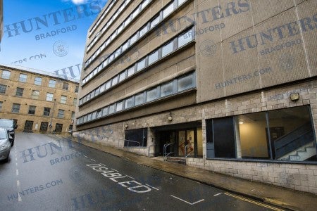 Flat Chapel Street in Bradford